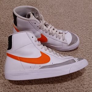 Nike Blazer Mid '77 Vintage in the "White/Safety Orange" colorway Womens Sz 6
